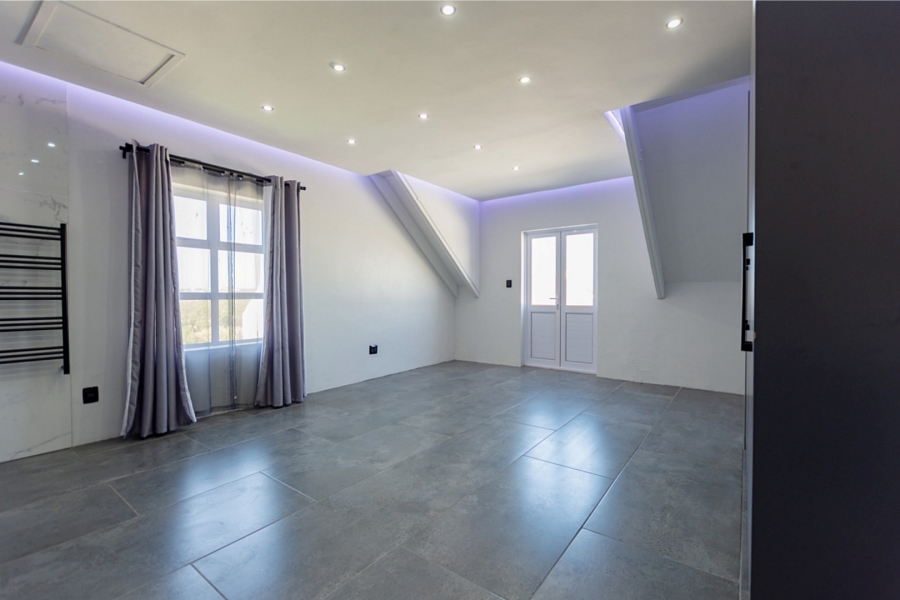 9 Bedroom Property for Sale in Long Acres Country Estate Western Cape